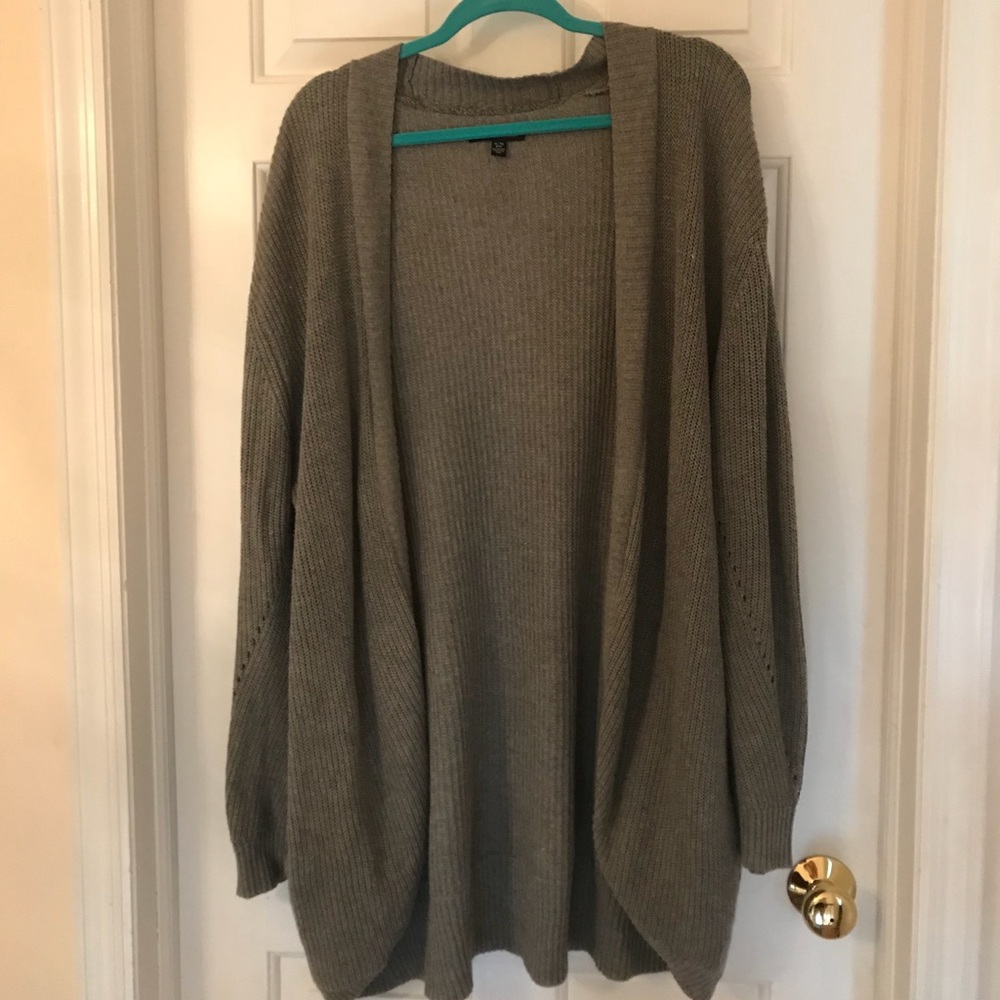 American Eagle Slouchy Cardigan
